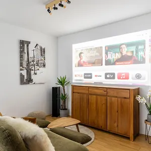 edler-wohnraum-3-bedroom-skyline-suite-a-c-ev-charging.graz-austria-hotels.com/