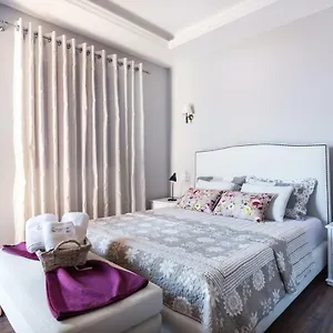 great-alexander-suites.albaniahotels.org/